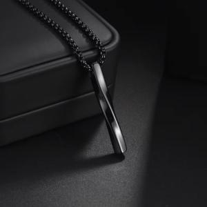 Twisted Locket – Black Edition